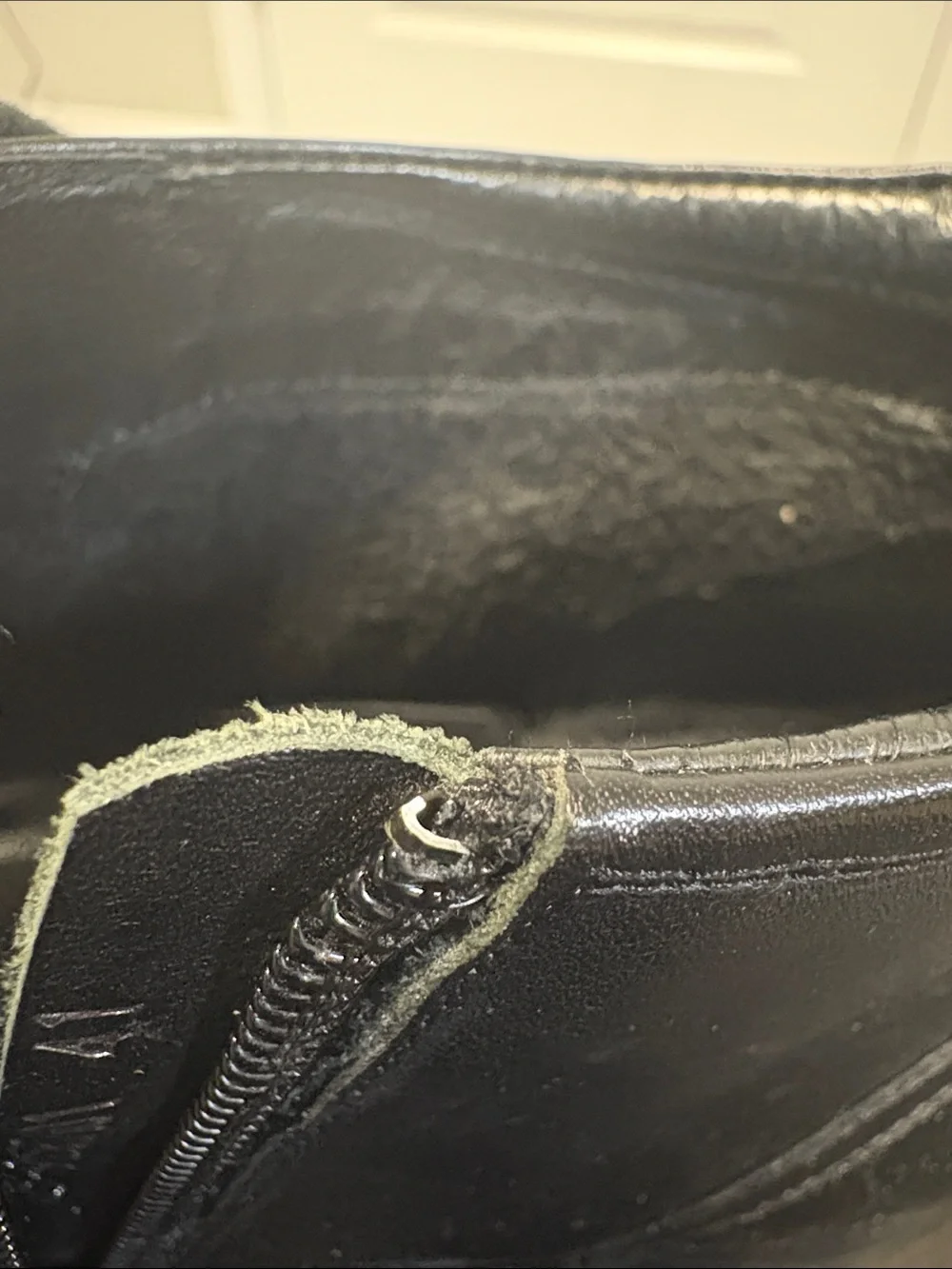 Men's Black Leather Chukka Boots - Classic Lace-Up Style